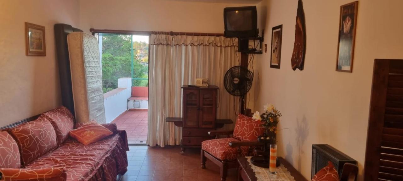 Departamentos Carlos Paz Bajada Al Lago ヴィラ・カルロス・パス エクステリア 写真