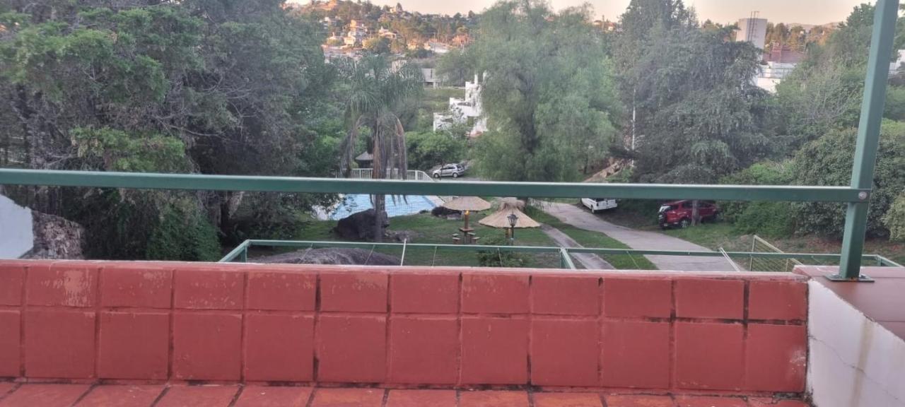 Departamentos Carlos Paz Bajada Al Lago ヴィラ・カルロス・パス エクステリア 写真