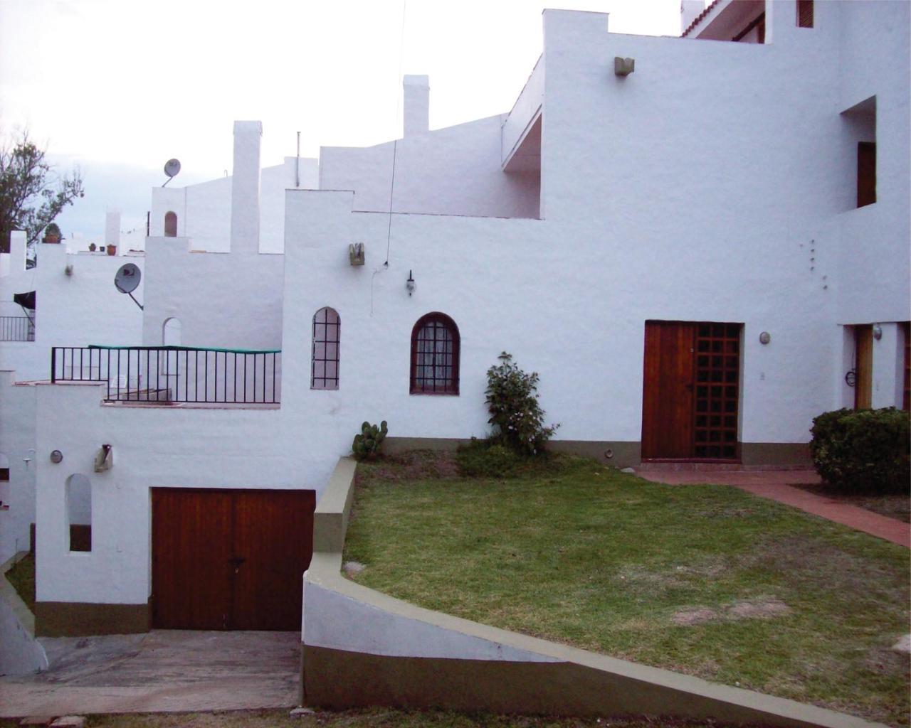Departamentos Carlos Paz Bajada Al Lago ヴィラ・カルロス・パス エクステリア 写真