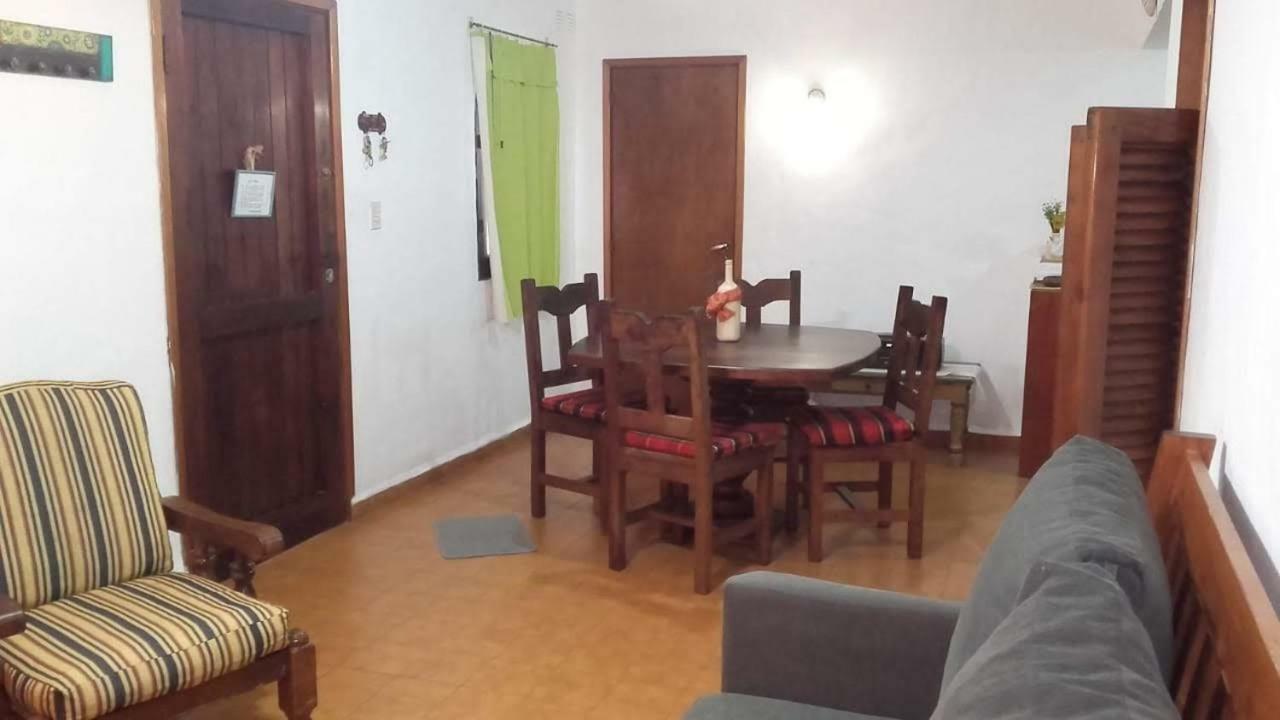 Departamentos Carlos Paz Bajada Al Lago ヴィラ・カルロス・パス エクステリア 写真