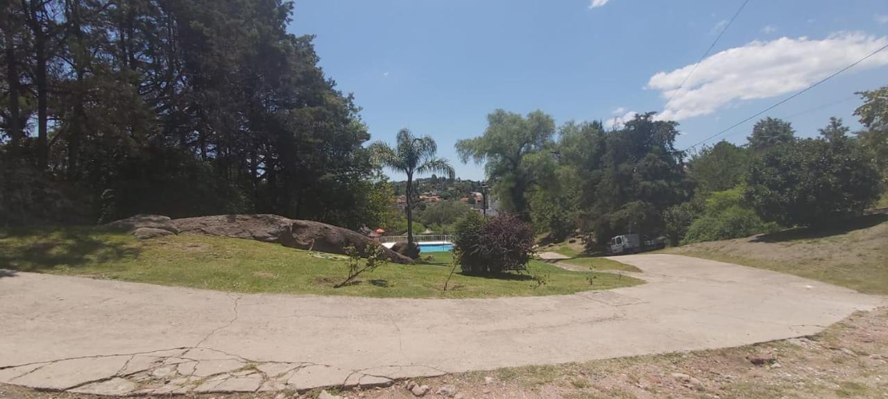 Departamentos Carlos Paz Bajada Al Lago ヴィラ・カルロス・パス エクステリア 写真