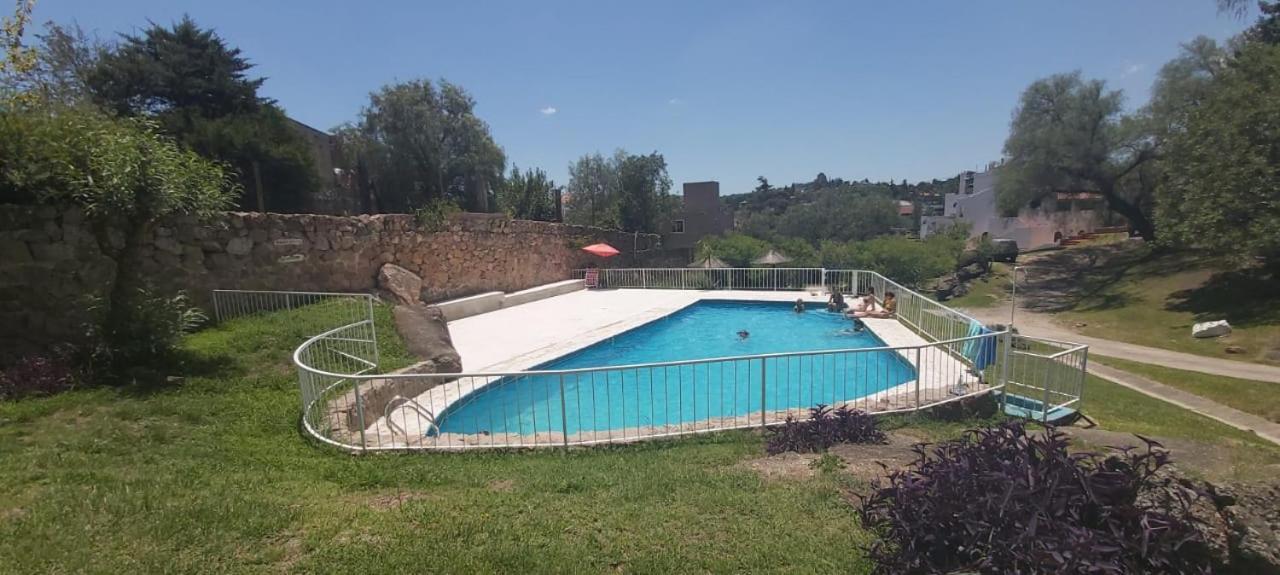 Departamentos Carlos Paz Bajada Al Lago ヴィラ・カルロス・パス エクステリア 写真